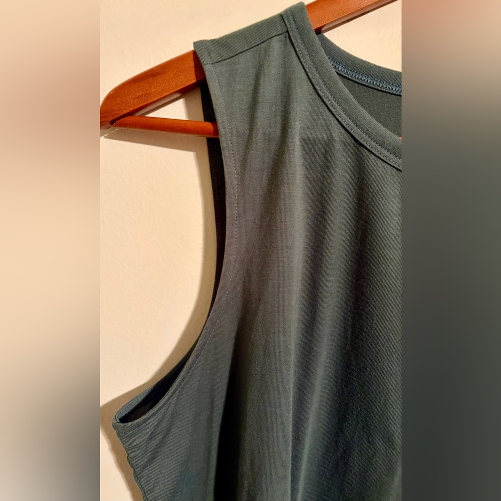 Women’s Old Navy Green Active Ultralite Go Dry Tank Top Wide Strap Muscle Sz Med - Picture 4 of 15